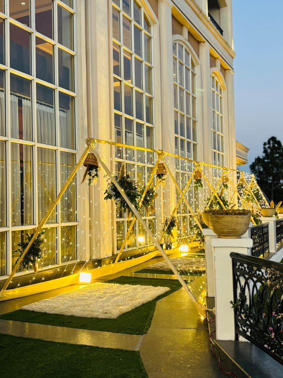 Wedding décor in the hills